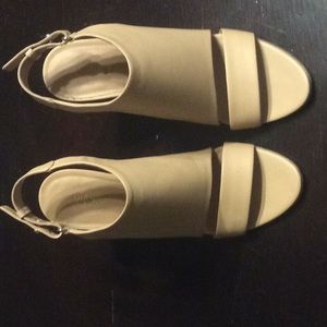 Vince Wedge Tan Heel Shoes